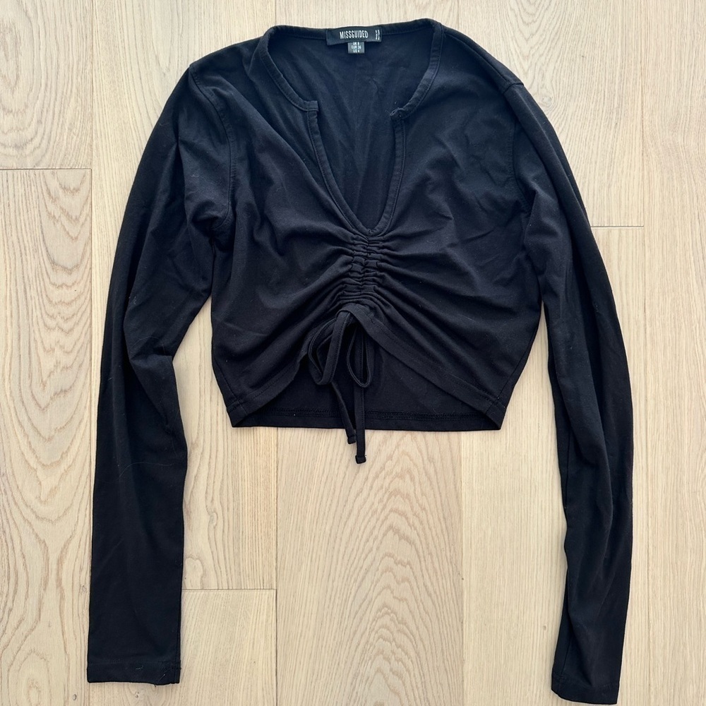 black cinch long sleeve crop top